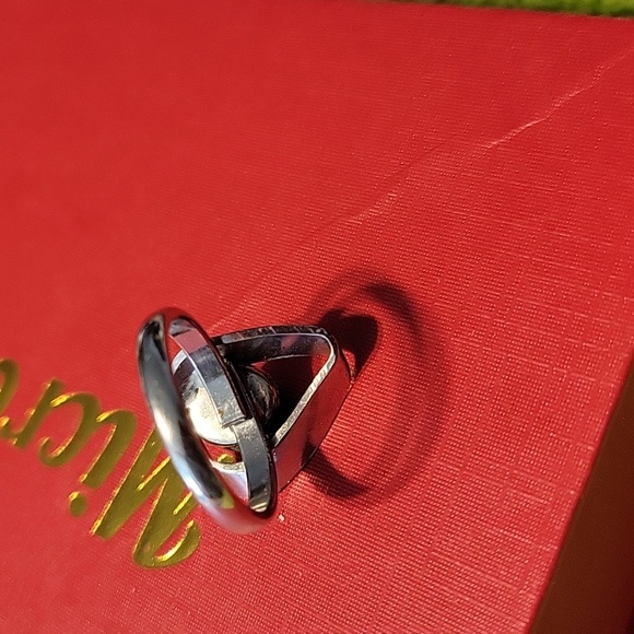 Vintage Beautiful Ring - Picture 2 of 3